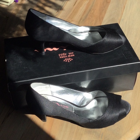 Black Nina Criana-LS Open Toe Pumps - Picture 15 of 15